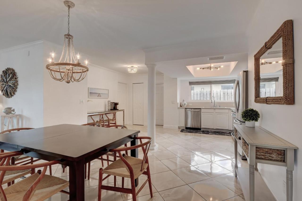 Pool Home Super Close To Vanderbilt Beach Naples Luaran gambar